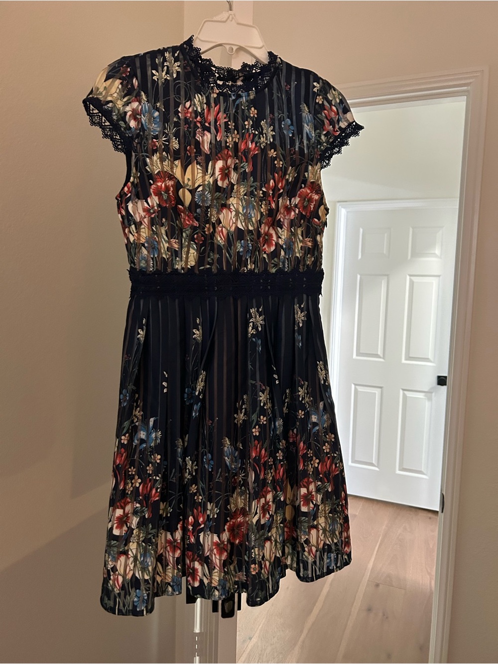 Women’s Navy Floral Lace-Trim cut out back Dress